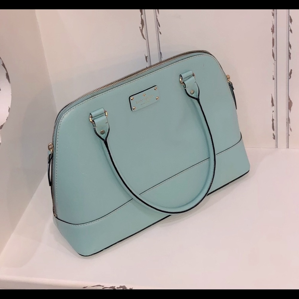 Kate Spade bag. Barely used great condition.
